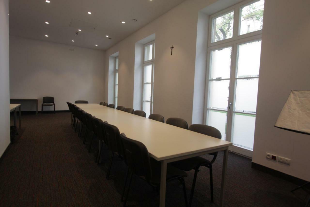 Hostel Dom Pomocy Studentom Varšava Exteriér fotografie