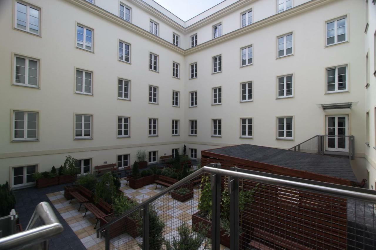 Hostel Dom Pomocy Studentom Varšava Exteriér fotografie