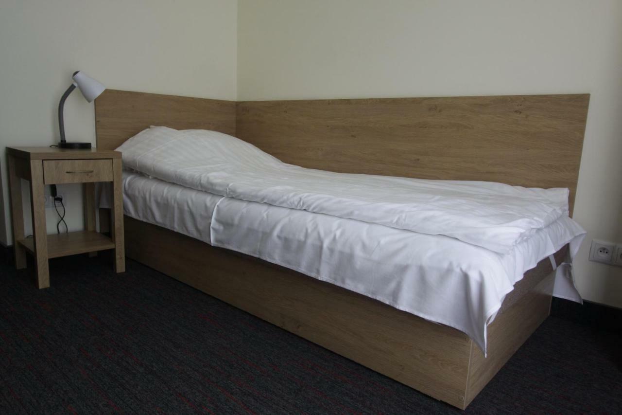 Hostel Dom Pomocy Studentom Varšava Exteriér fotografie